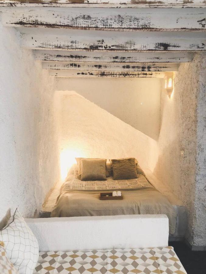 Arya'S Nest Apartment Михас Екстериор снимка