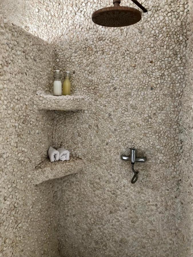 Arya'S Nest Apartment Михас Екстериор снимка